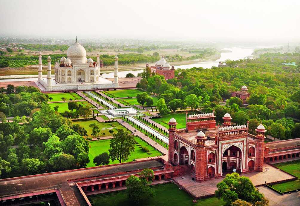 Ministry-of-Tourism-Govt-of-India-595161_Taj-Mahal-Uttar-Pradesh-Aerial_821631bb23140209ea99c8f810f75634 (1) (1)